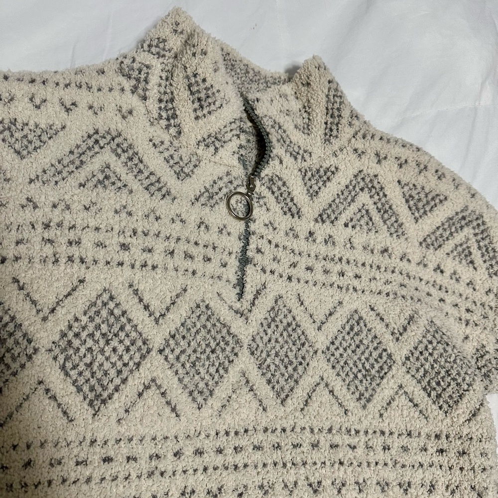🔹Hem & Thread sweater - Picture 3 of 8